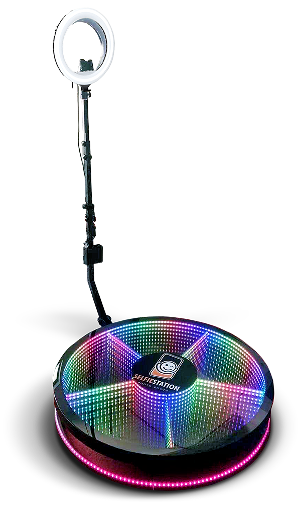 Selfie Station Photo Booth in Winnipeg